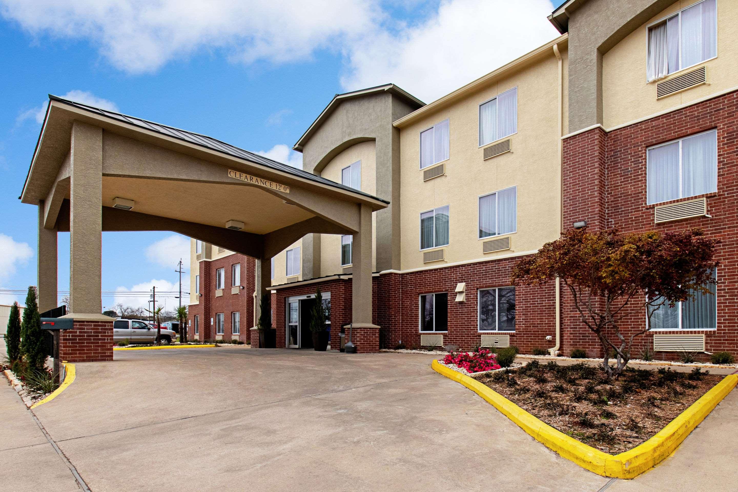Comfort Inn & Suites And Suites Fredericksburg Exterior foto